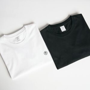 T-shirts serigraphies coton bio noir et blanc plies