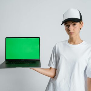 Casquette serigraphiee personnalisee blanche style trucker